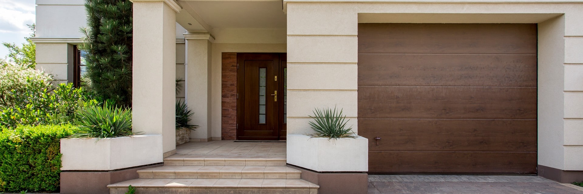 Read more about the article 4 Common Garage Door Problems